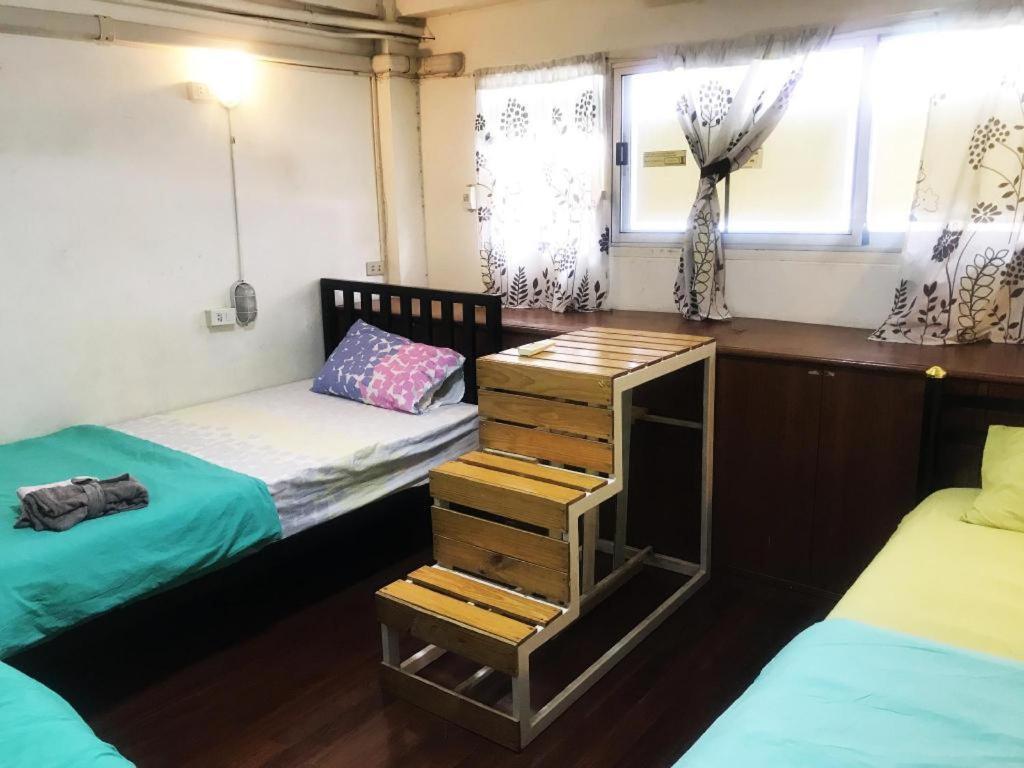 Hostel Kamin Bird Bangkok